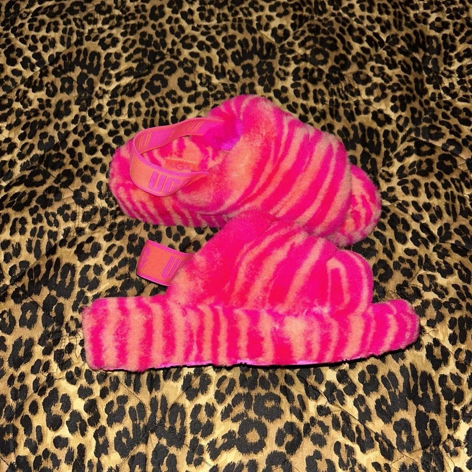 Chinelos Ugg rosa e laranja neon - Imagem 3 de 4