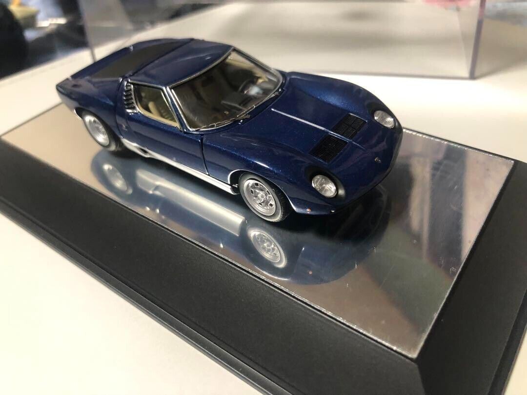 1/43 AUTOart Lamborghini Miura SV Blue Signature w/ Box From 1/43 AUTOart Lamborghini Miura SV Blue Signature w/ Box From