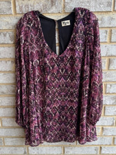 Show me your Mumu Long Sleeve Animal Print V-Neck Tunic Blouse Women's Size M.