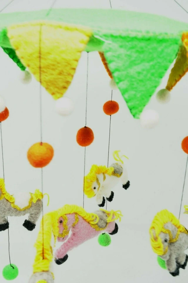 Carrossel de feltro feito à mão pendurado/decoração de quarto de bebê/crianças - Imagem 4 de 4