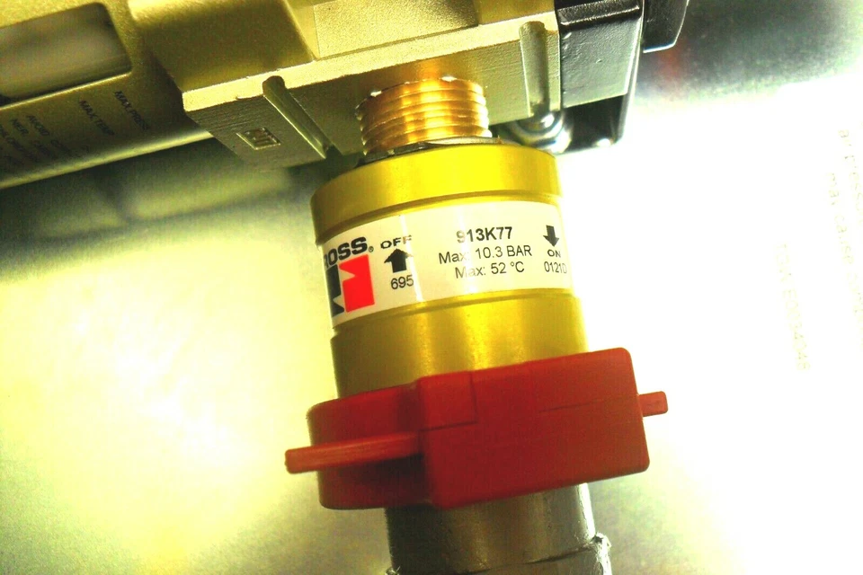 Regulador de filtro Clippard MMFRS-4Z-F5 150 psi con ROSS 913K77 y soporte, y accesorios Foto 2 de 4