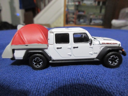 GreenLight Pre-Production Deco Sample 2021 Jeep Gladiator Camping Tent 1:64 - Picture 4 of 8