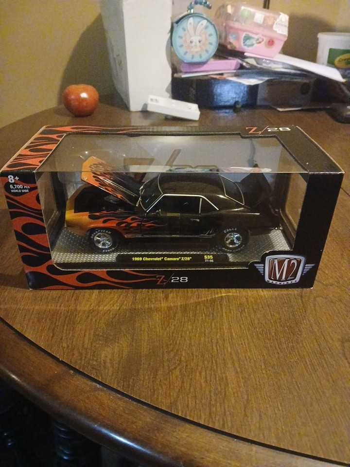 M2 Machines 1969 Chevrolet Camaro Z/28 S-35 1/24 Scale Diecast Model