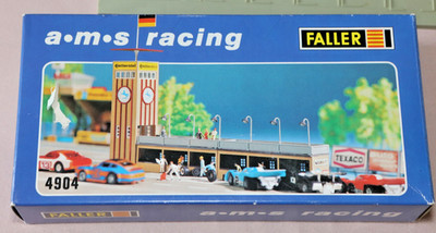 FALLLER ams racing Nr. 4904 Continentalturm m. Boxengasse in OVP