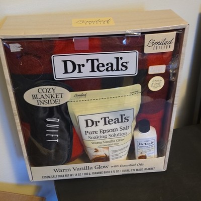 Dr Teal's Warm Vanilla Glow Limited Edition Gift Basket with Blanket, Epsom Sal 