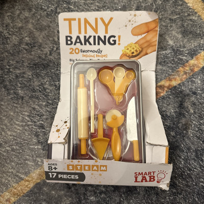 SmartLab Toys TINY Baking with 20 Delicious Tiny Recipes
