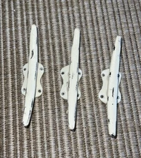 3 Cleats  NAUTICAL WALL HOOKS CAST IRON DRAWER PULL BOAT COAT DISTRESSED WHITE