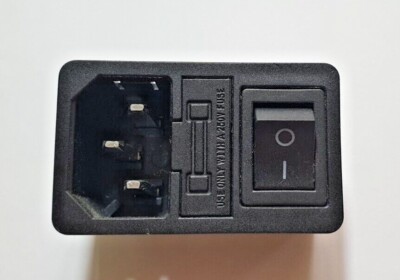Steckdosenstecker - abgesichert + schwarzer Schalter - Wasserkocherstecker - kostenloser Versand