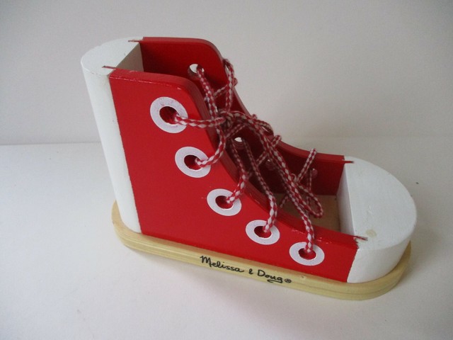 melissa and doug shoe tying