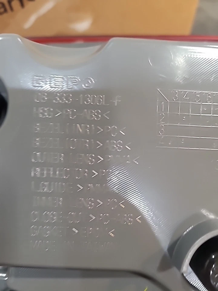 Conjunto de luces traseras DEPO 333-1306L-AC6 LH 2014-2022 Jeep Grand Cherokee. NUEVO Foto 4 de 4