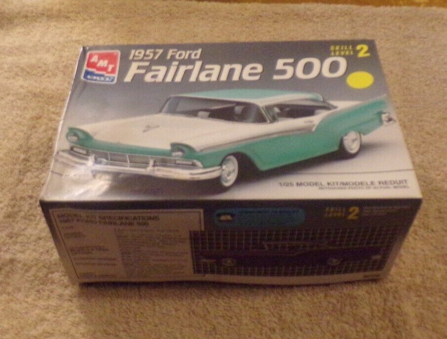 LOOK AMT ERTL 1957 FORD FAIRLANE 500 1/25 SCALE MODEL KIT OPEN BOX