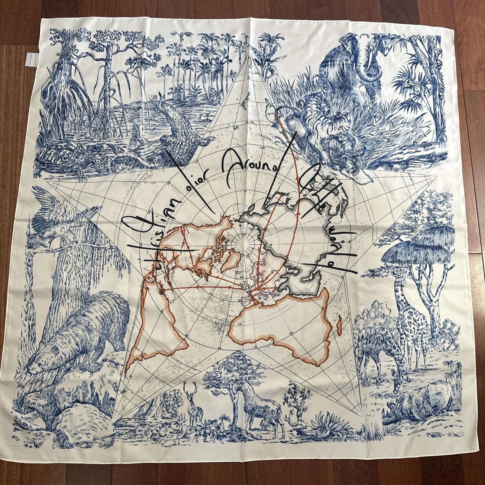 Foulard Christian Dior autour du monde en soie