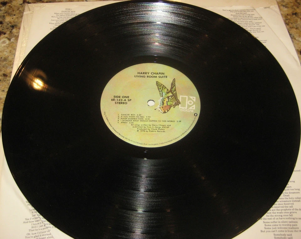LP- Harry Chapin: Living Room Suite. 1978 Elektra 6E-142 Vinyl Record.  - Image 3 of 4
