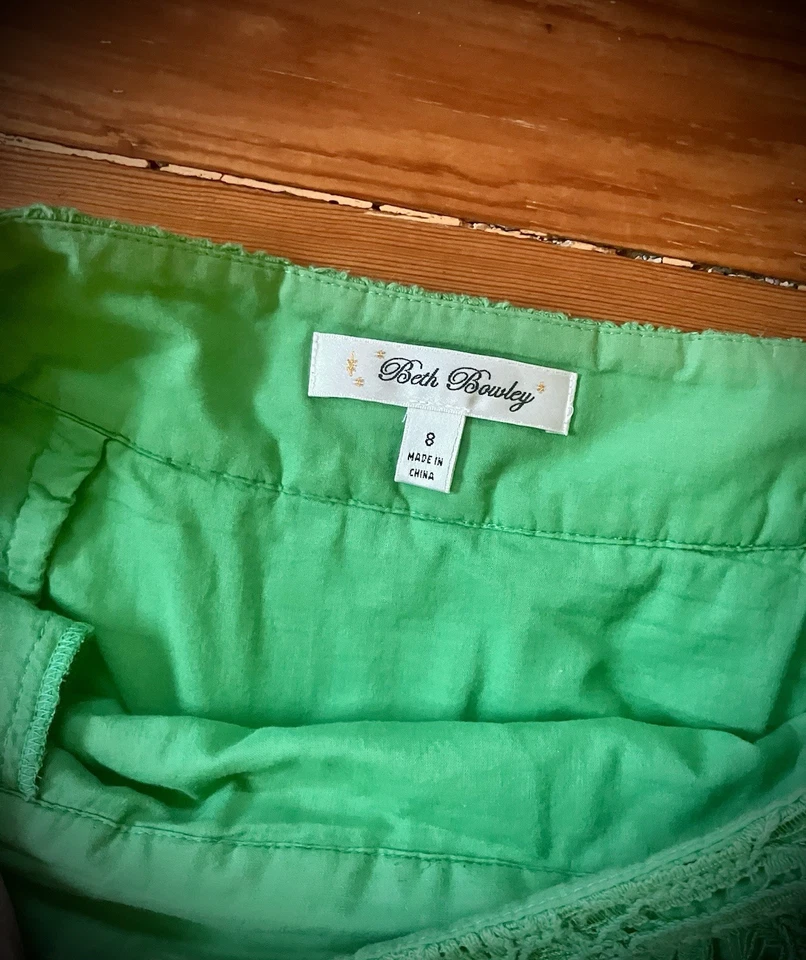 Falda Anthro Beth Bowles Talla 8 Verde Bordada Encaje Superpuesto con Bolsillos Cortados Foto 3 de 4