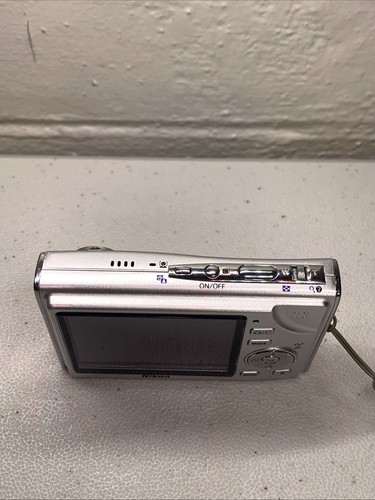 Nikon COOLPIX S9 fotocamera digitale compatta 6,1 MP argento testata perfettamente funzionante! - Foto 3 di 6