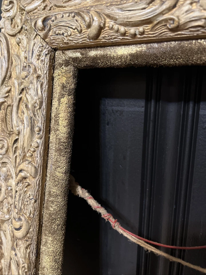 "Antiguo marco dorado de yeso tallado detalles pesados arte ornamentado se adapta a 15,5 x 18,5"" años 1900" Foto 4 de 4