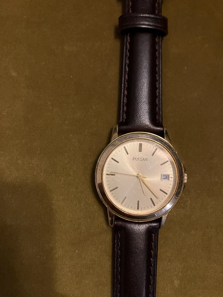 Pulsar Men's Gold Tone V742-X004 Quartz Analog Watch Date Window Stainless Steel - image 2 of 4