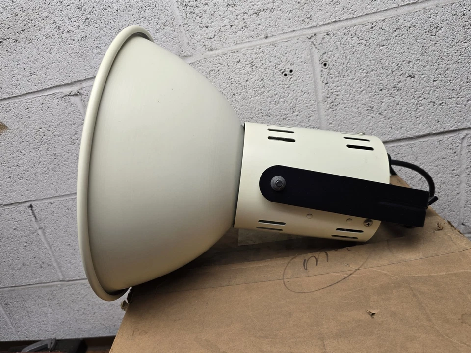 Vintage Smith-Victor Model A120 Photographic Studio Light 12", NEW in Box - Image 4 of 4