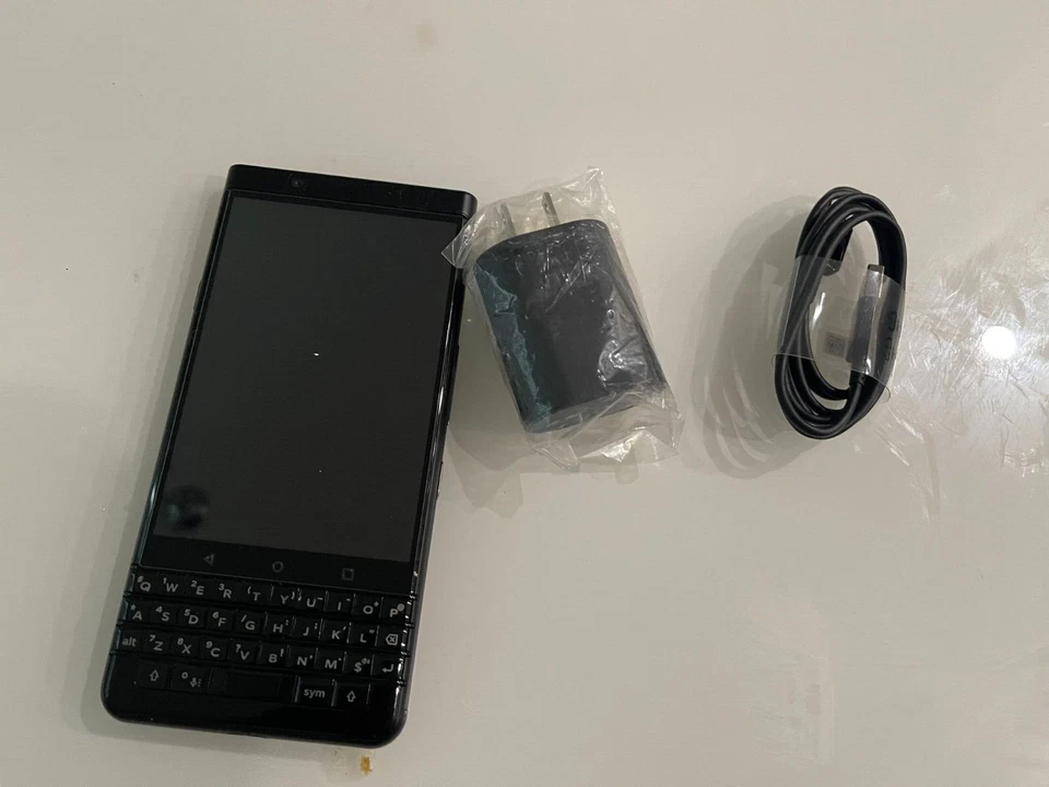 Blackberry KeyOne 32gb Unlocked BB100-1 Black smartphone - Image 2 of 4