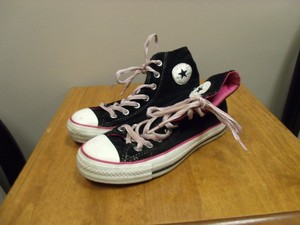 converse pink velvet