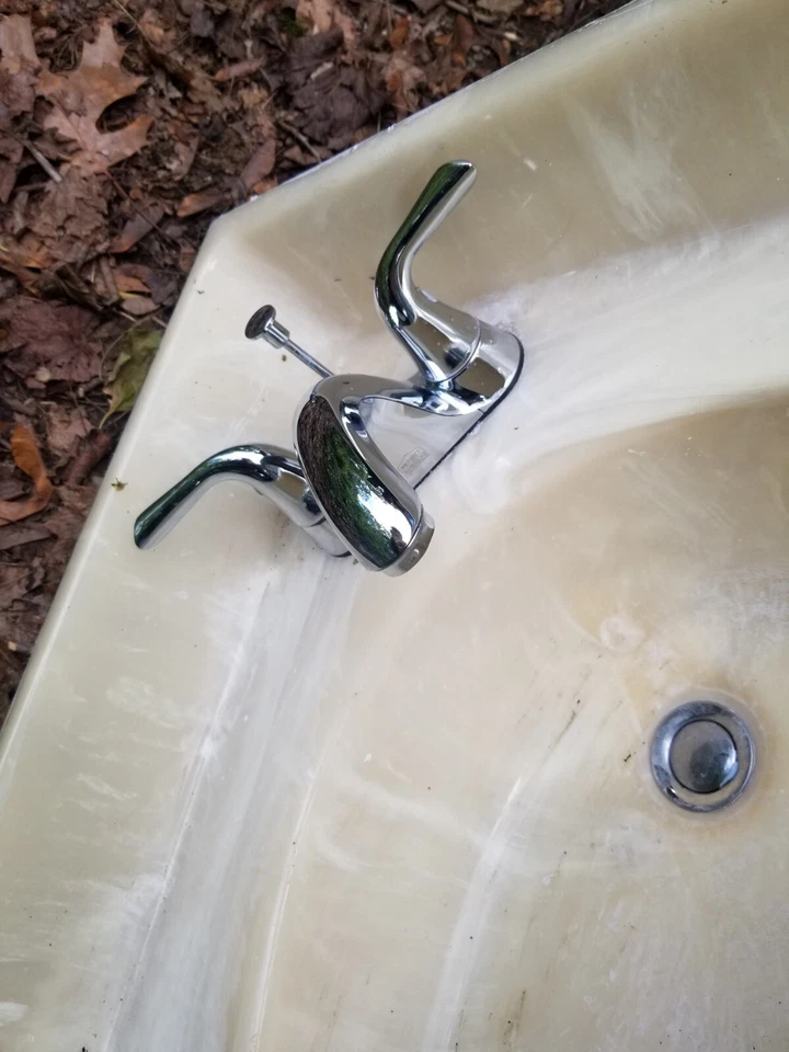 复古人造大理石角落浴室浴缸水槽三角形旋转 32 英寸宽 — 第 2/4 张图片