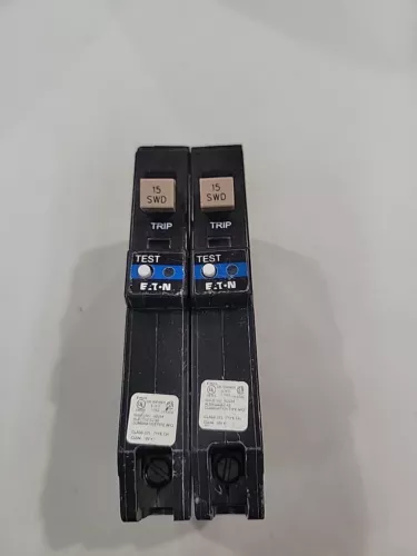 Lot 2 Eaton CHFAFGF115PN Type CH, 15A, 120V,Single Pole Plug On Neutral Breaker 