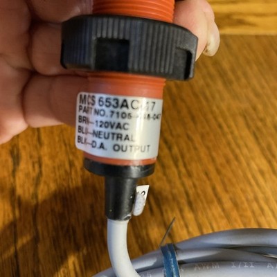 NEW NIB Warner Electric MCS-653AC-17 Reflective Sensor New 7105-448-047