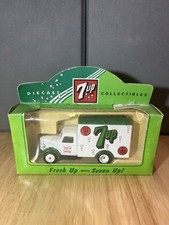 Lledo Days Gone No 59016 1950 Bedford 30 CWT LKW 7UP