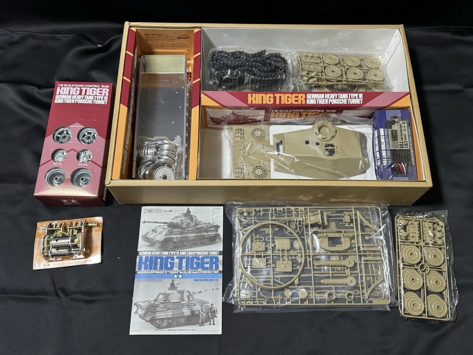 TAMIYA 1/16 German Heavy Tank Type VI King Tiger RC Tank ITEM56007 Made in Japan - Immagine 4 di 4