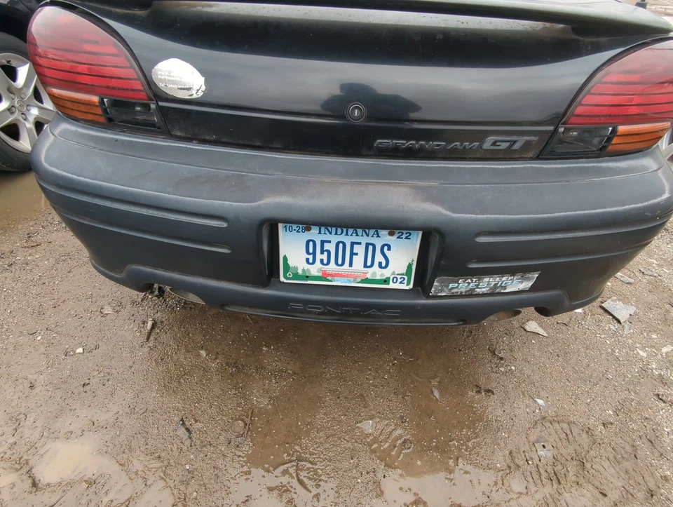 1996-1998 Pontiac Grand Am Rear Bumper Assembly Oem YFTM4 Foto 2 de 3