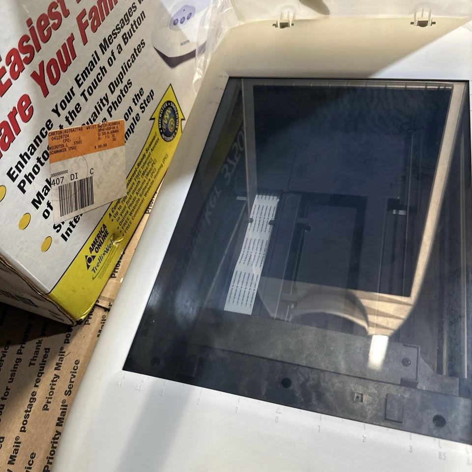 Vintage Microtek ScanMaker 3750i in box w/ extras  - Image 3 of 4