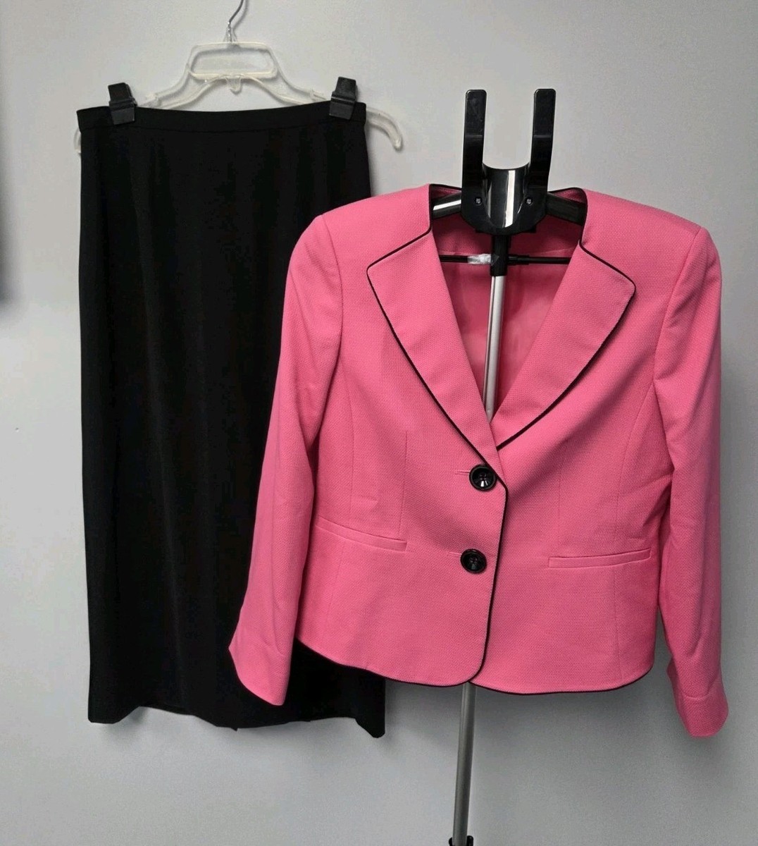 Kasper Skirt Suit Women's Size 10P Pink & Black 2-Piece Set Blazer & Skirt | eBay Kasper Skirt Suit Women's Size 10P Pink & Black 2-Piece Set Blazer & Skirt | eBay
