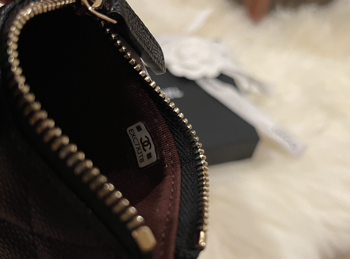 NEW Chanel Caviar Leather Classic Small Zipped Wallet Black Gold