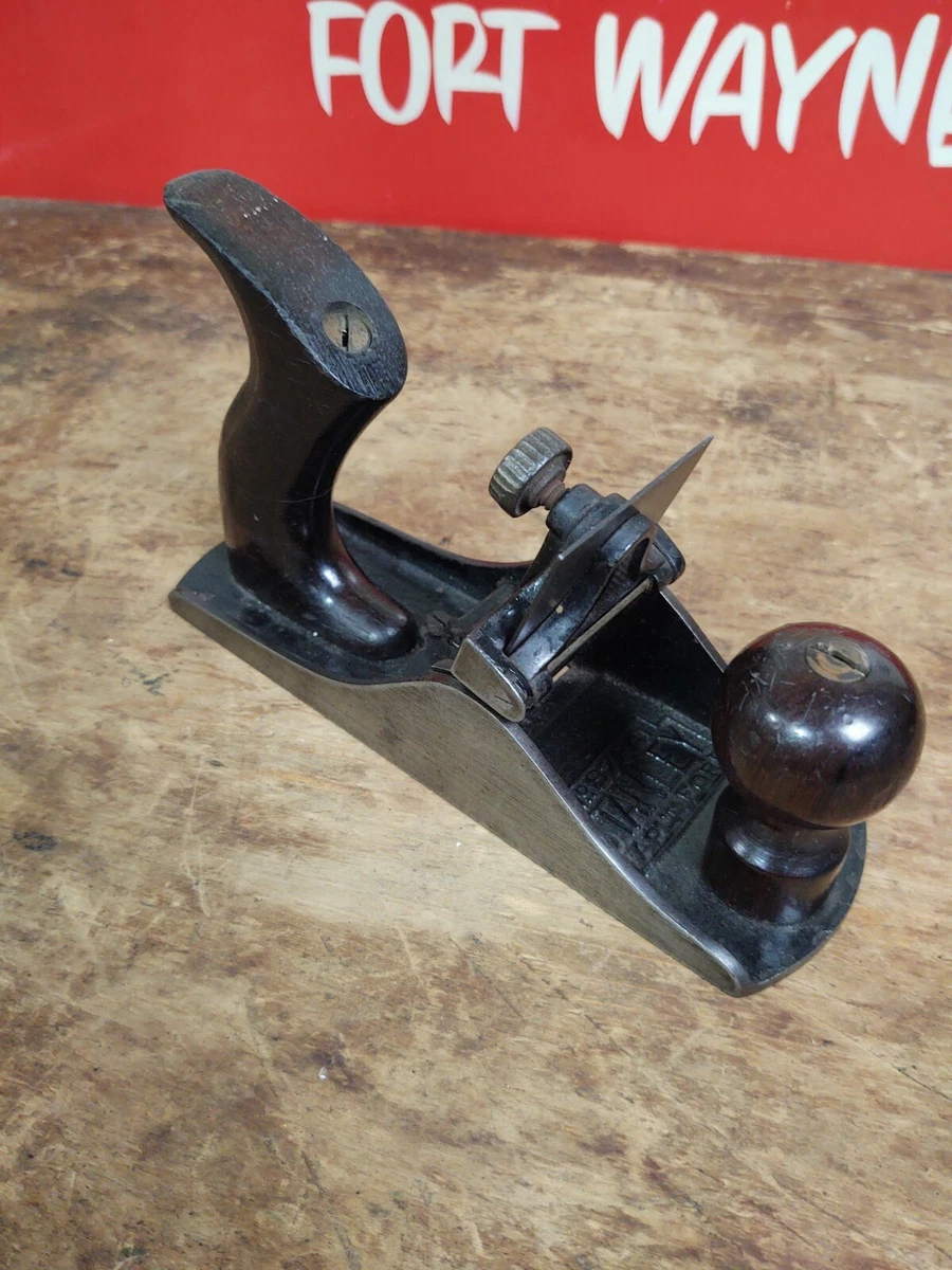 Stanley outlet cabinet scraper