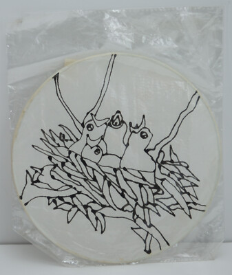 Fensterbild aus Seide mit Guttalinien  20 cm,  VOGELKÜKEN, Seidenmalerei