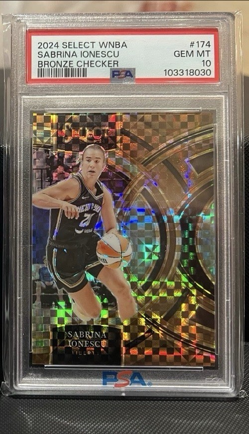 SABRINA IONESCU 2024-25 SELECT PREMIER BRONZE CHECKER /49 Liberty PSA 10