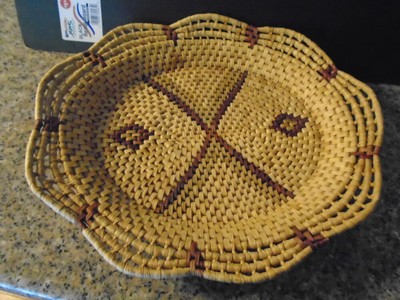 Seagrass Basket, Woven Oval Scalloped Tray, Wall Decor Vintage Handmade ID:93284