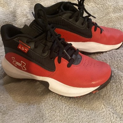 Boy's Under Armour Red/Black Basketball Shoes, Size 4 Y 
