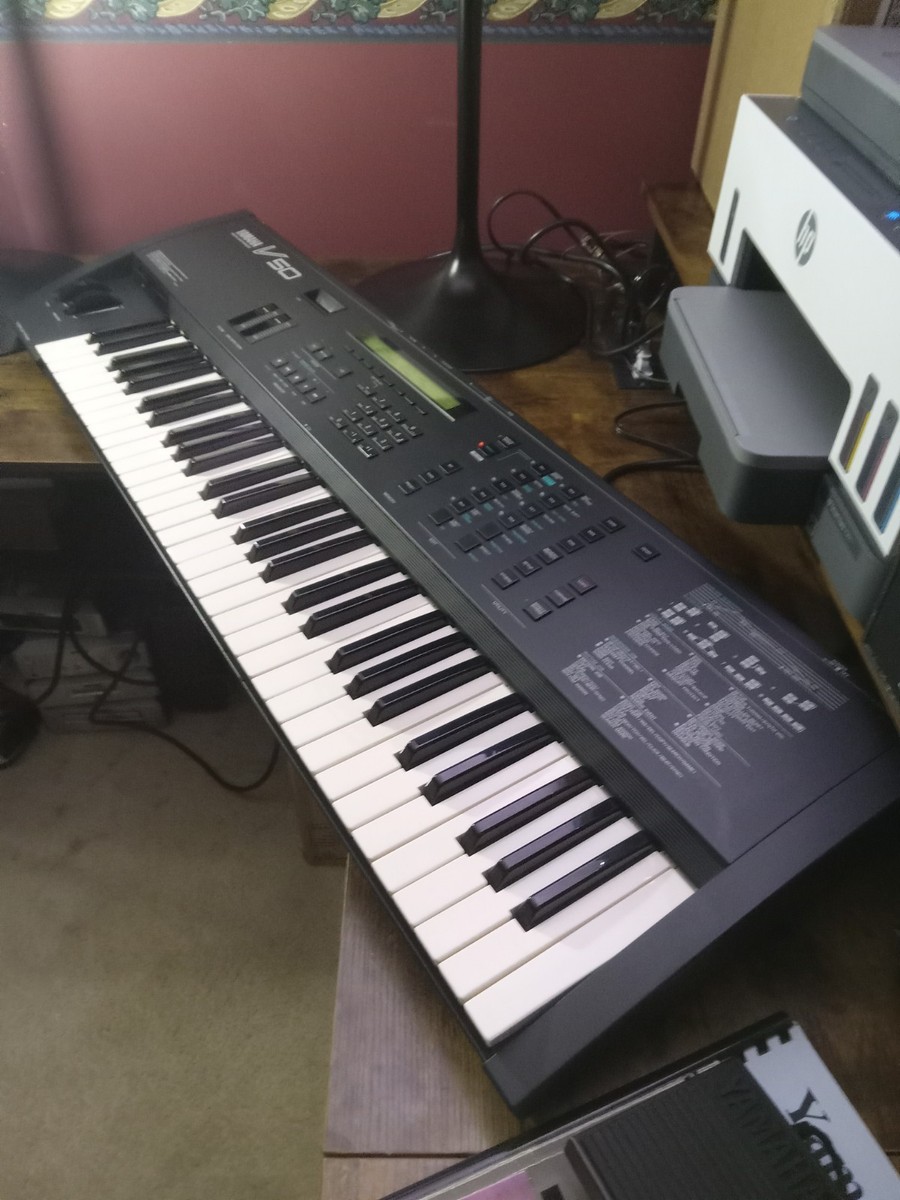 Yamaha V50 Synthesizer Near Mint with Manual, Orig.Disc, and