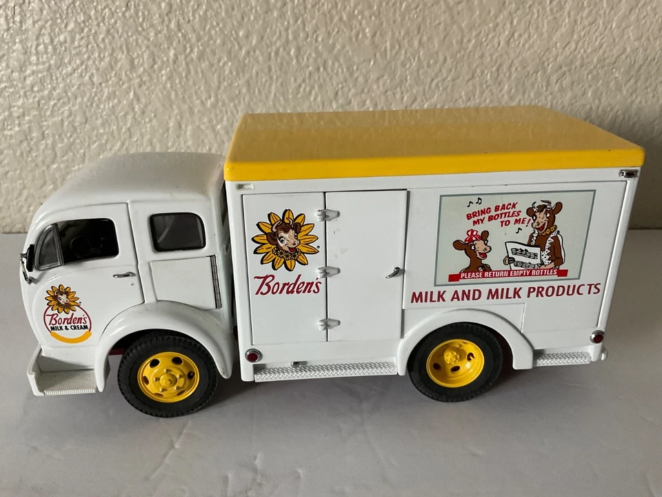 Camión de reparto de leche Borden's 1955 Danbury Mint escala 1:24 Inv. #4683 Foto 4 de 4