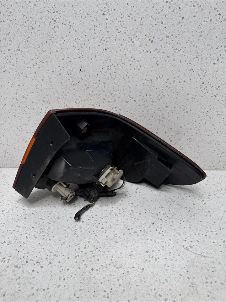 00 01 02 SATURN SL SERIES Conjunto de luces traseras izquierda sedán Foto 4 de 4