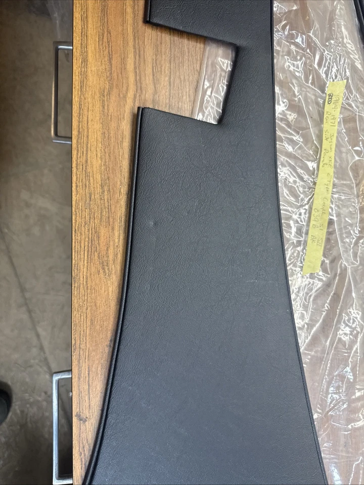 1964 - 1971 Jaguar XKE E Type Coupe S1 SII Rear Side Panels 039B BK NOS Pair  - Image 4 of 4