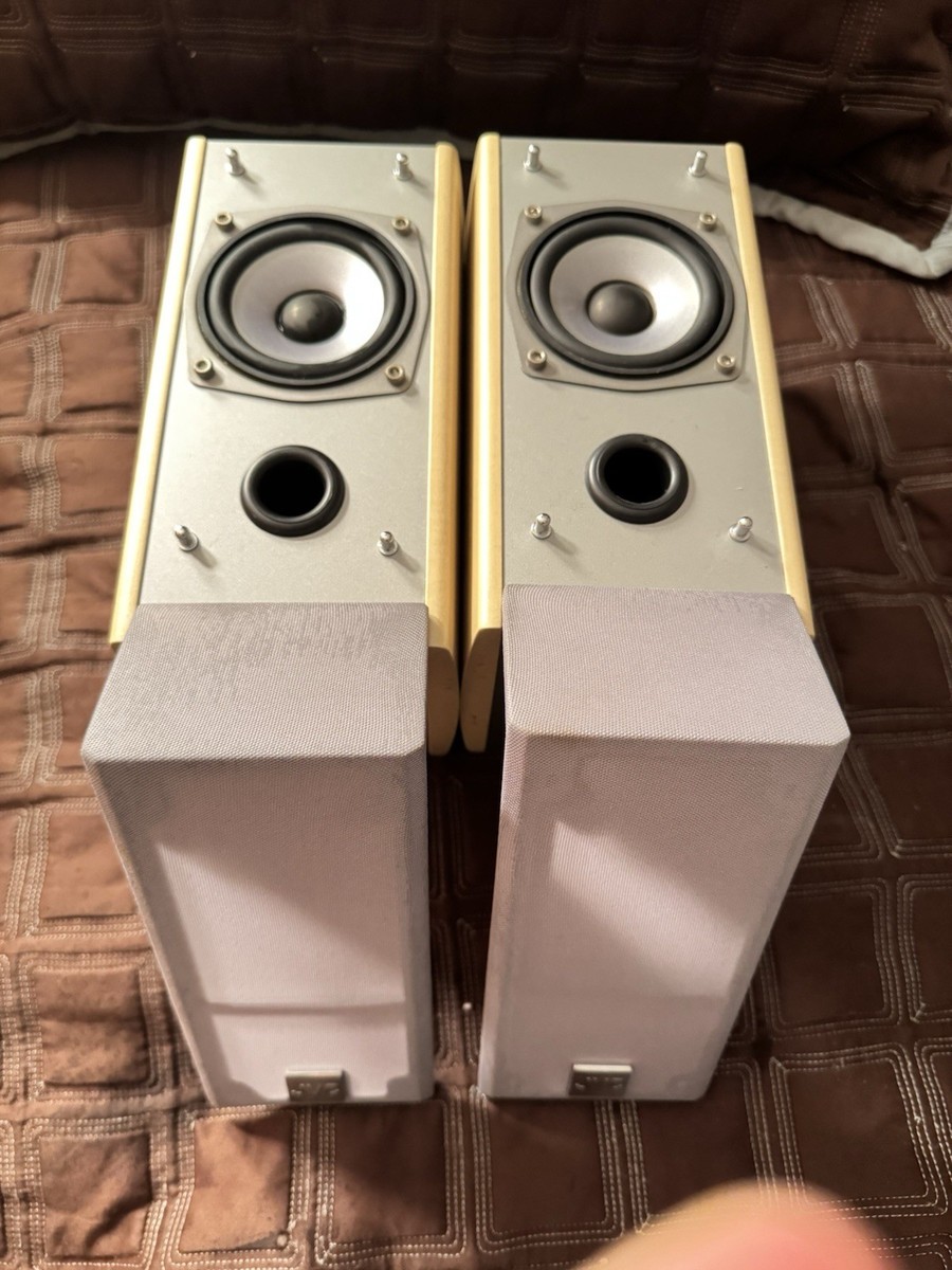 JVC mini speakers SP-FSSD550 resin cabinet 4 Ohms 20 watts Japan 8