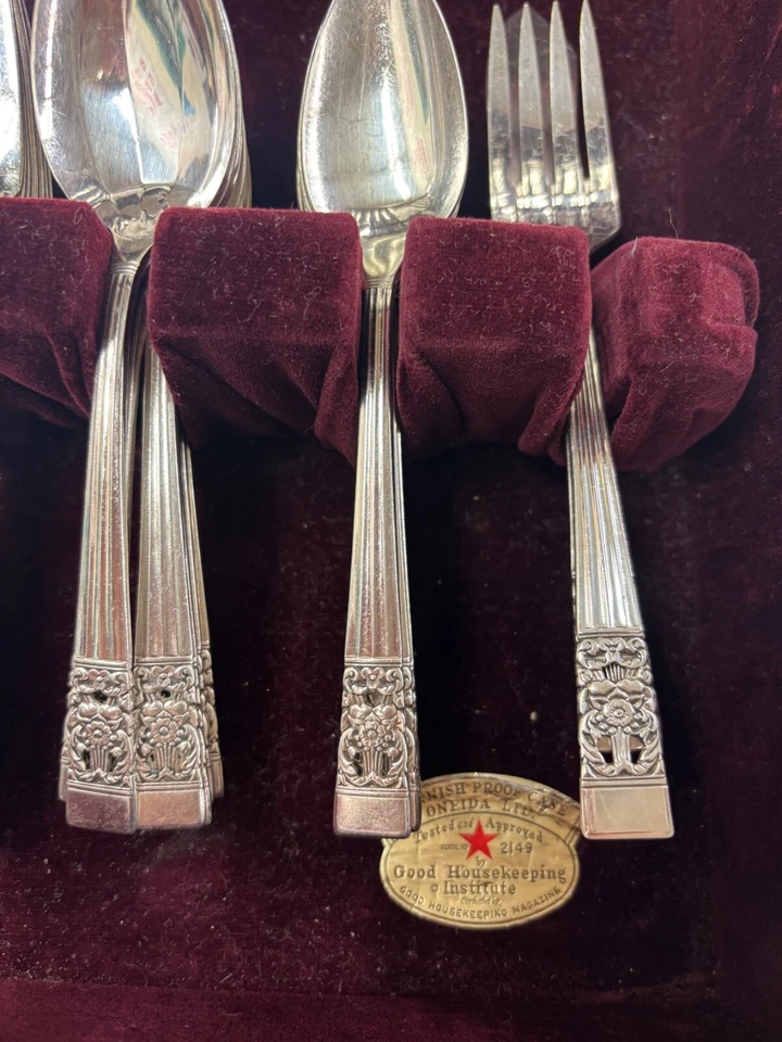 ANTIGUO JUEGO DE CUBIERTOS CORONACIÓN 1936 por Community Plate - Caja Original Foto 3 de 4