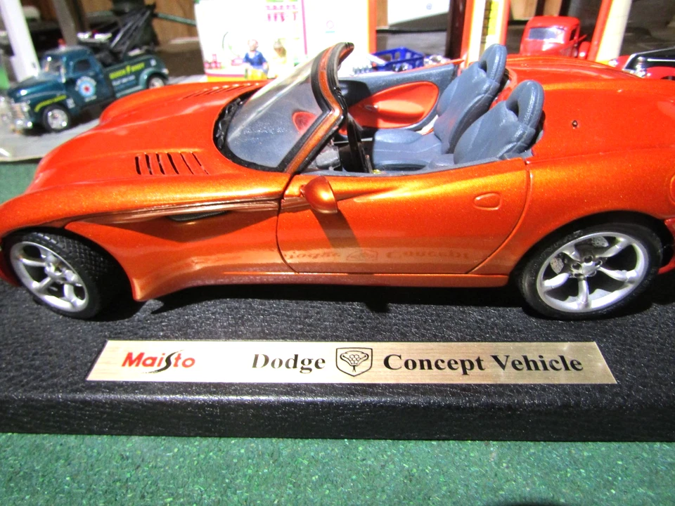Maisto 道奇概念车特别版压铸模型 1: 18 比例橙色 — 第 2/4 张图片