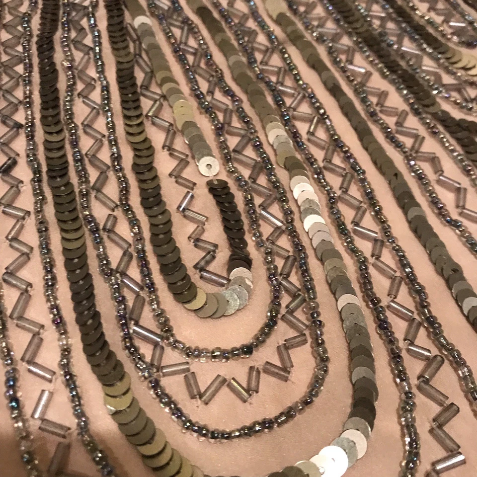 Vestido sin mangas Romeo & Juliet Couture champán con cuentas lentejuelas talla grande Foto 4 de 4