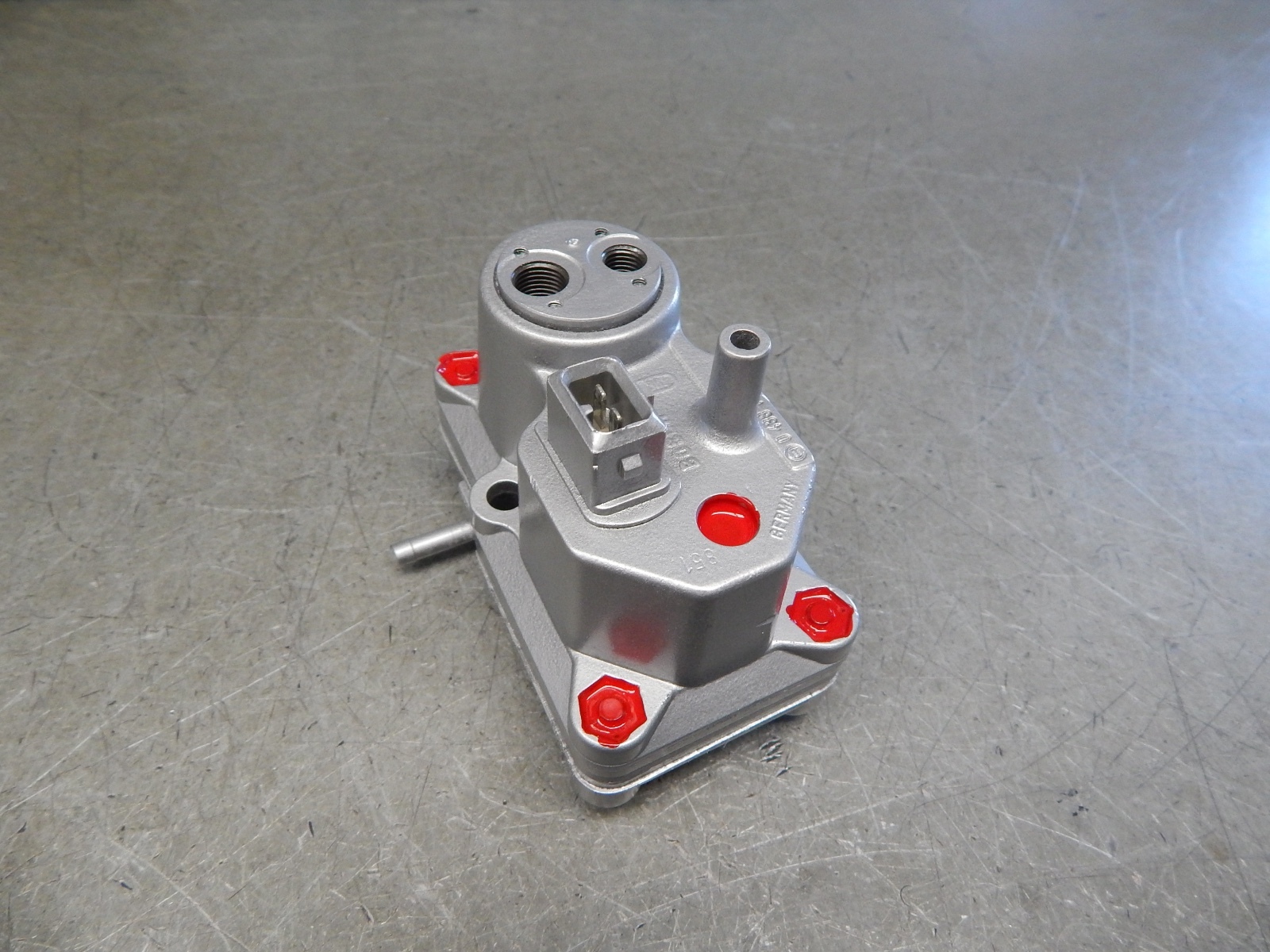 450SLC 450SE 450SL 450SEL 450SEC Warm Up Regulator 0438140061 - NEW 450SLC 450SE 450SL 450SEL 450SEC Warm Up Regulator 0438140061 - NEW