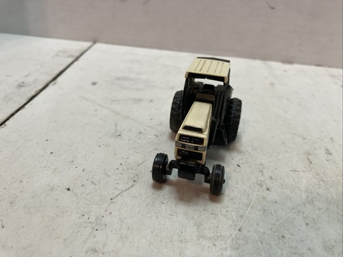 1/64 a CASE 2594 Black belly tractor. Some mild play wear. - Picture 2 of 5