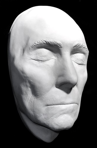 NEW YOUNG PETER CUSHING HAMMER LIFE-SIZE Life Cast in Lightweight Resin - Picture 3 of 5