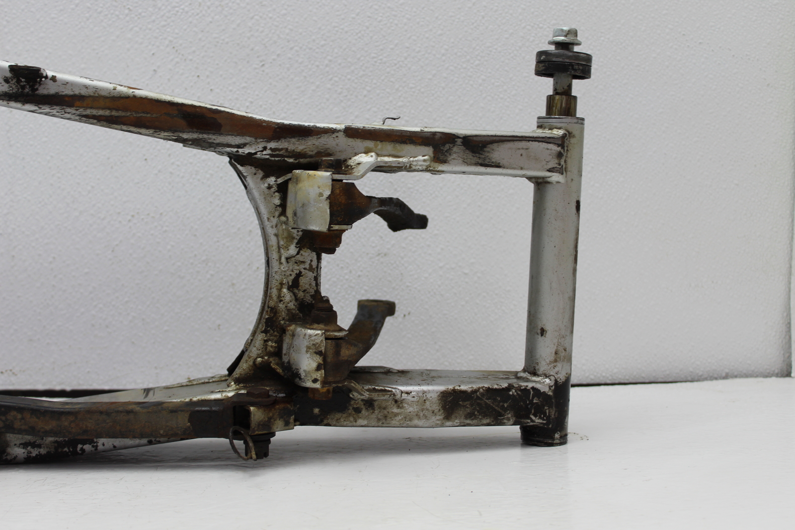 1996 SUZUKI GSX600 KATANA (403) REAR SWINGARM SUSPENSION ARM eBay